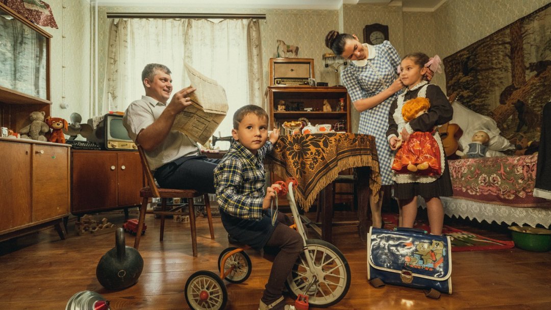 КАК ЖИЛИ, ИГРАЛИ И СЛАДОСТИ ВАРИЛИ